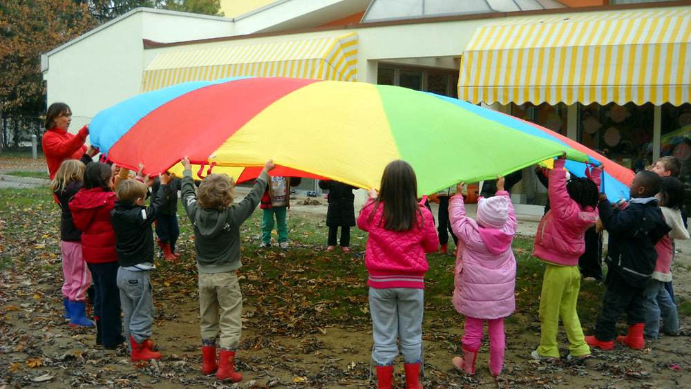 CC BY-NC-SA 3.0 DE, Quelle: https://www.movingschool21.de/texte-schwungtuch.html